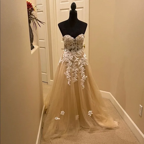 Strapless Gown with White Floral Details - Picture 1 of 15